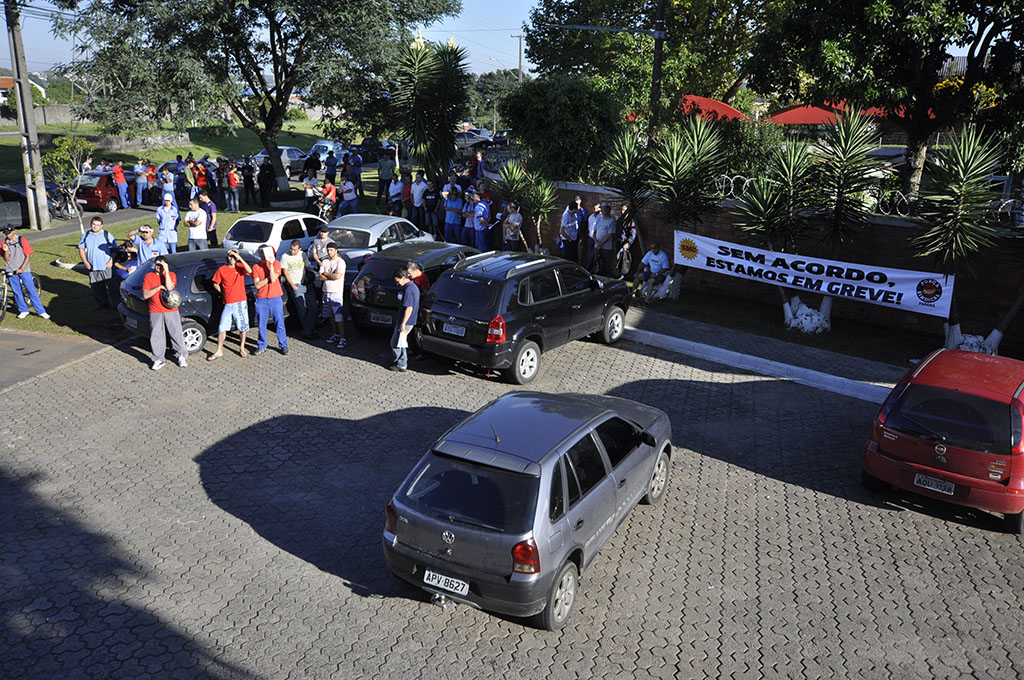 Metalúrgicos do Sindimaq entram em greve por Acordo Coletivo