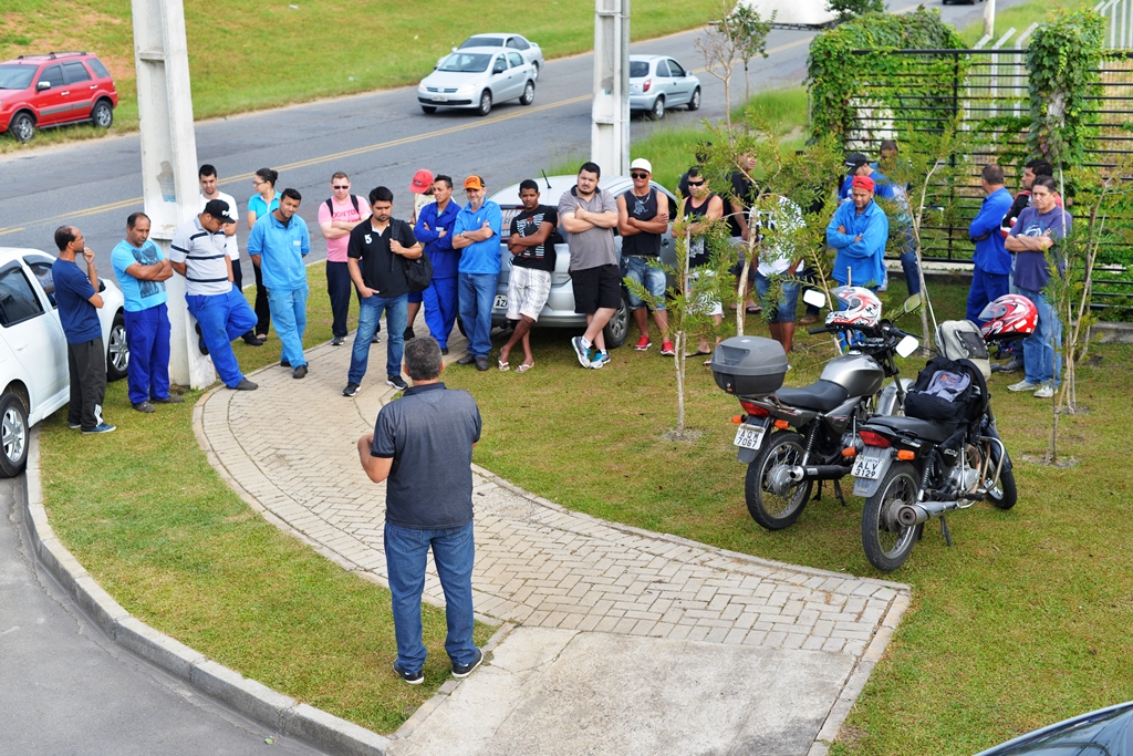 Seccional: Empresa não cumpre acordo de PLR e metalúrgicos realizam um dia de protesto