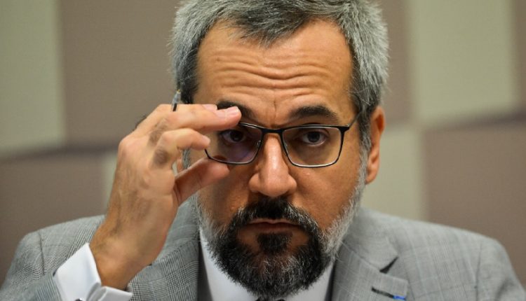 Senador pede prisão de Weintraub e seu afastamento imediato do MEC