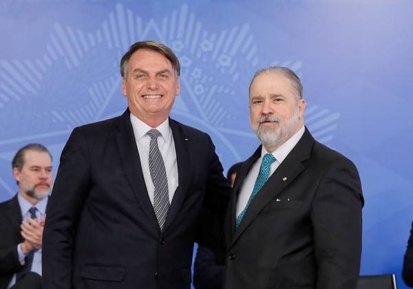 Reinaldo Azevedo: Procuradoria-Geral da República virou chiqueirinho de Bolsonaro?