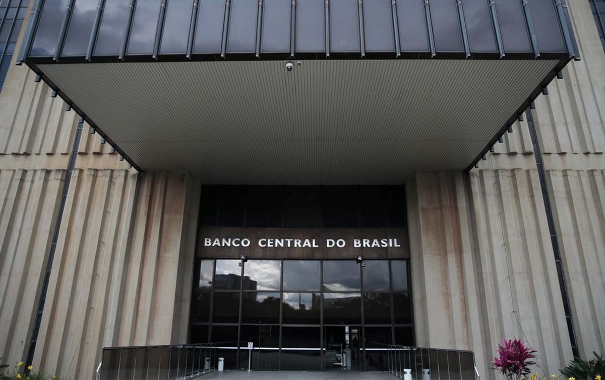 Com ‘riscos’ e inflação, Copom sobe juros a 13,75%, maior nível em quase seis anos
