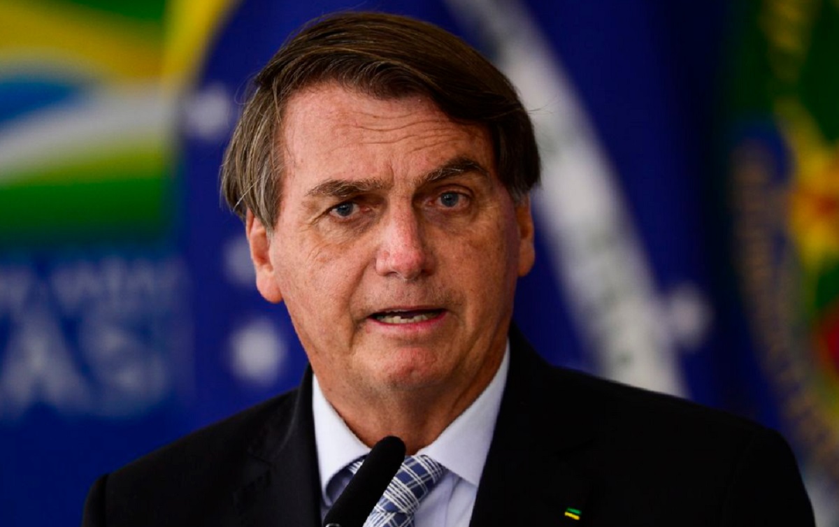 Procuradores de todo o país cobram de Aras que investigue Bolsonaro