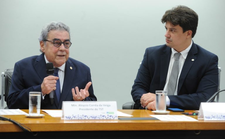  Regulamentação de aplicativos é urgente, defende TST