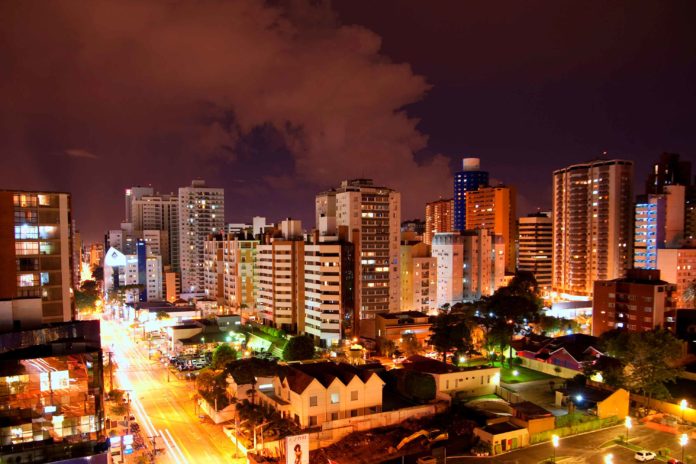 Copel lucra R$ 1,4 bilhão, prepara privatização e aumento de dividendos