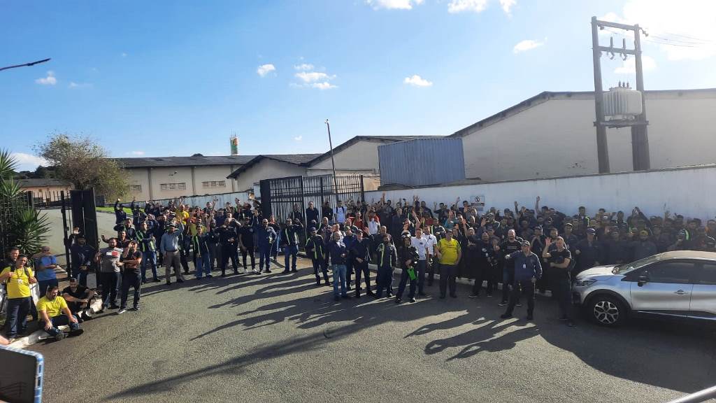 FORTE PARTICIPAÇÃO NAS NEGOCIAÇÕES DO SINDICATO DOS METALÚRGICOS INJETAM R$ 2 BILHÕES NA ECONOMIA DE SÃO JOSÉ DOS PINHAIS E REGIÃO