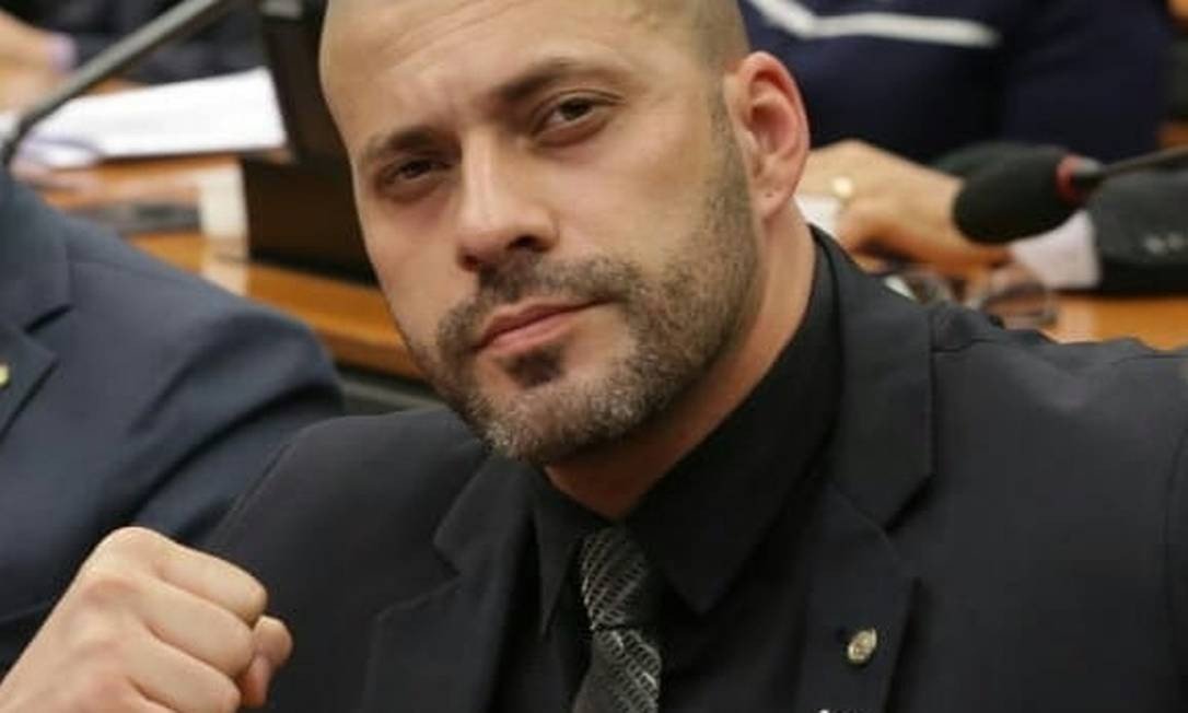 Oposição tenta anular ‘graça’ de Bolsonaro a deputado que atacou STF