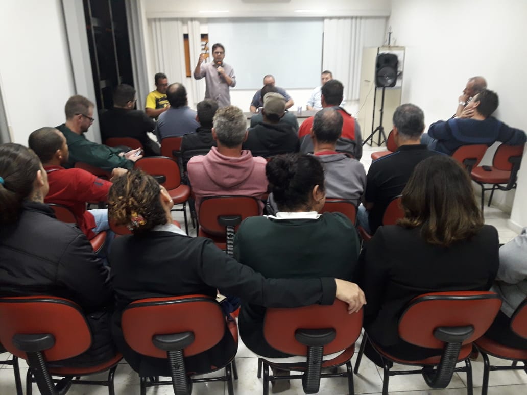 Data-base: Metalúrgicos de Araucária debatem bandeiras de luta para a Assembleia Geral