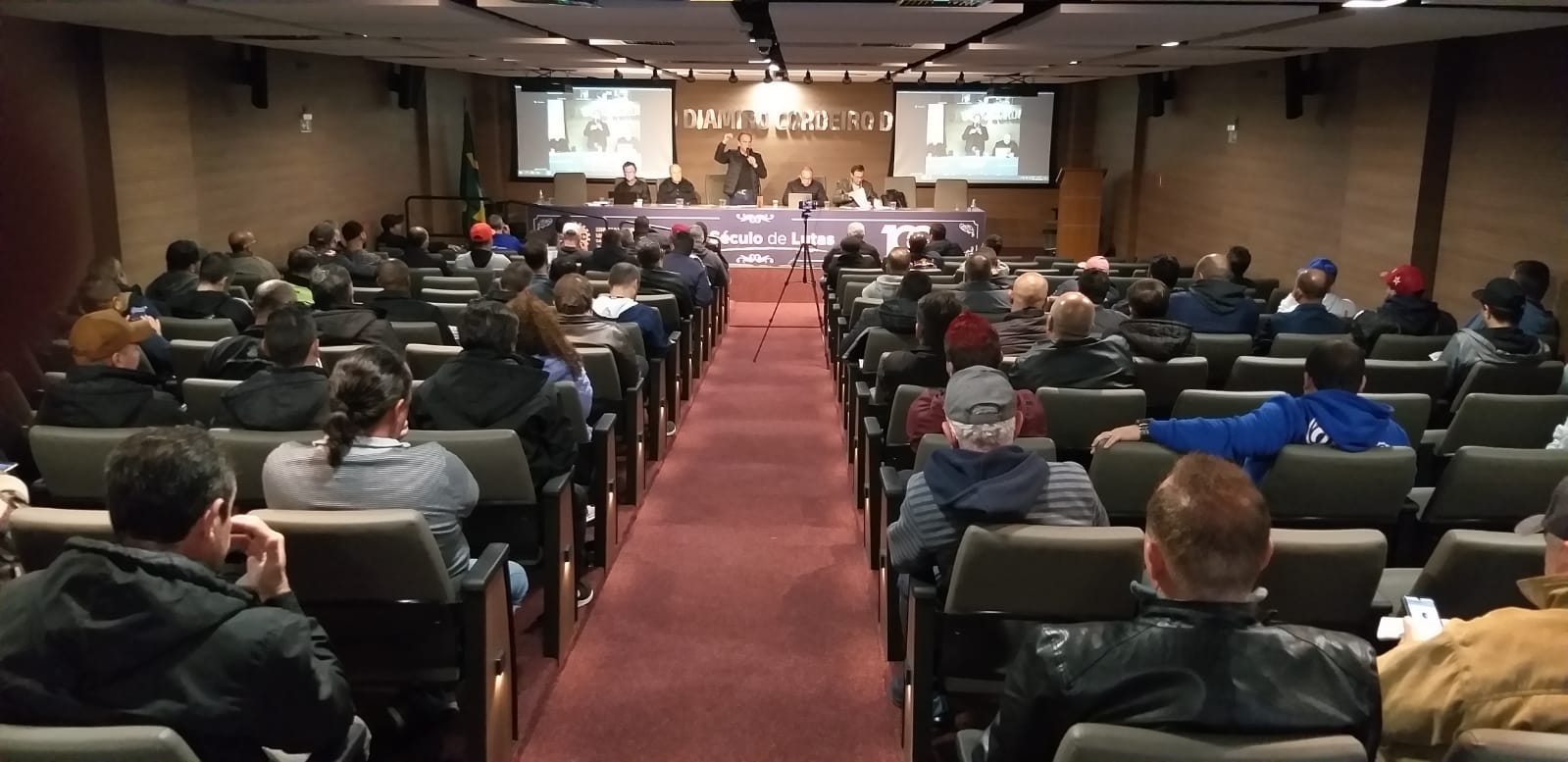 Diretoria do SMC analisa próximos rumos após eleição e ressalta importância da democracia