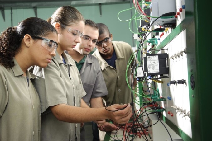 DIEESE - Educação Profissional e mercado de trabalho: ainda há muito a avançar