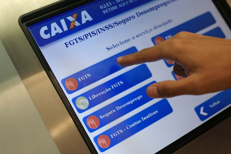 Governo cobra R$ 2,4 bi devidos ao FGTS; como ver se empresa está pagando?