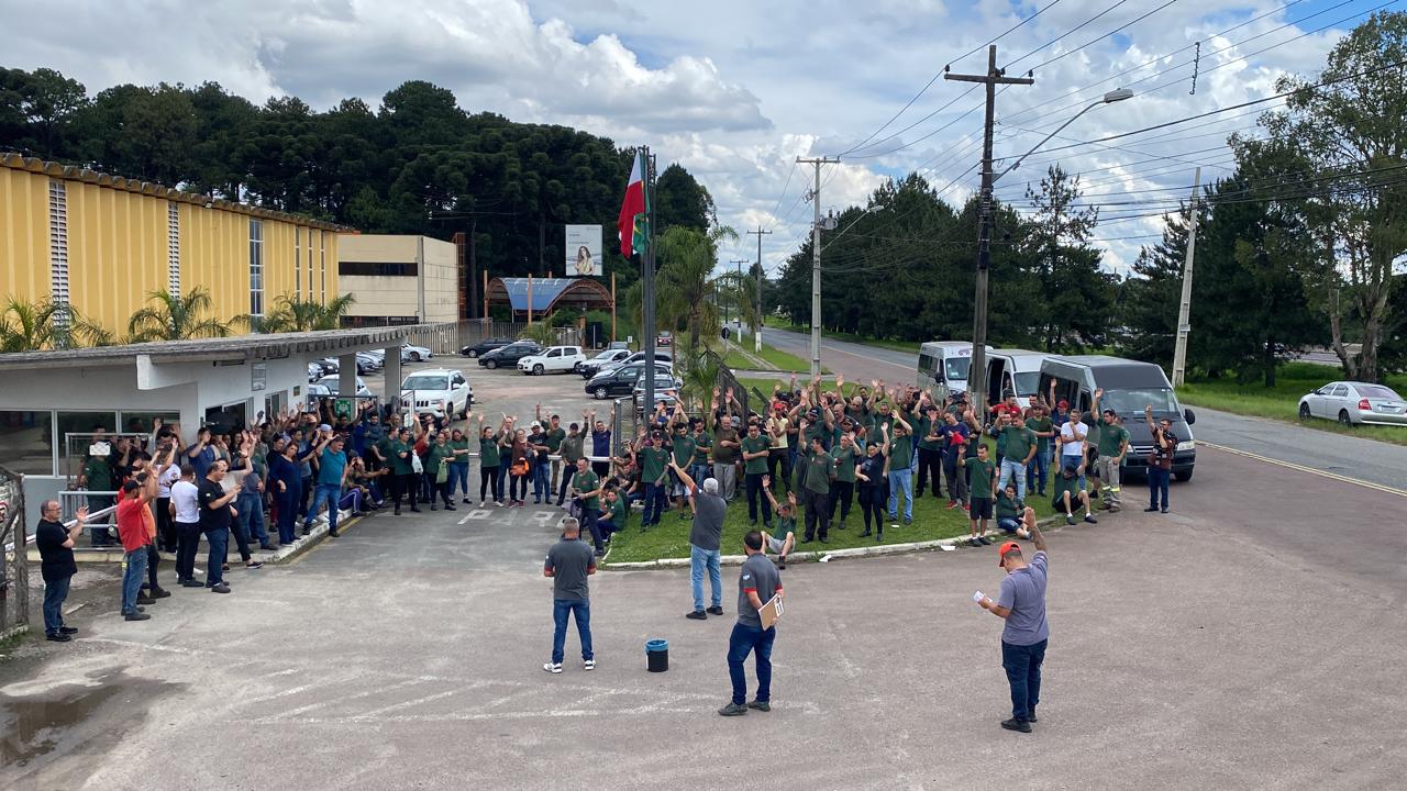 Maflow: Maioria dos metalúrgicos reprova proposta de acordo salarial e prazo de 48h é dado para empresa