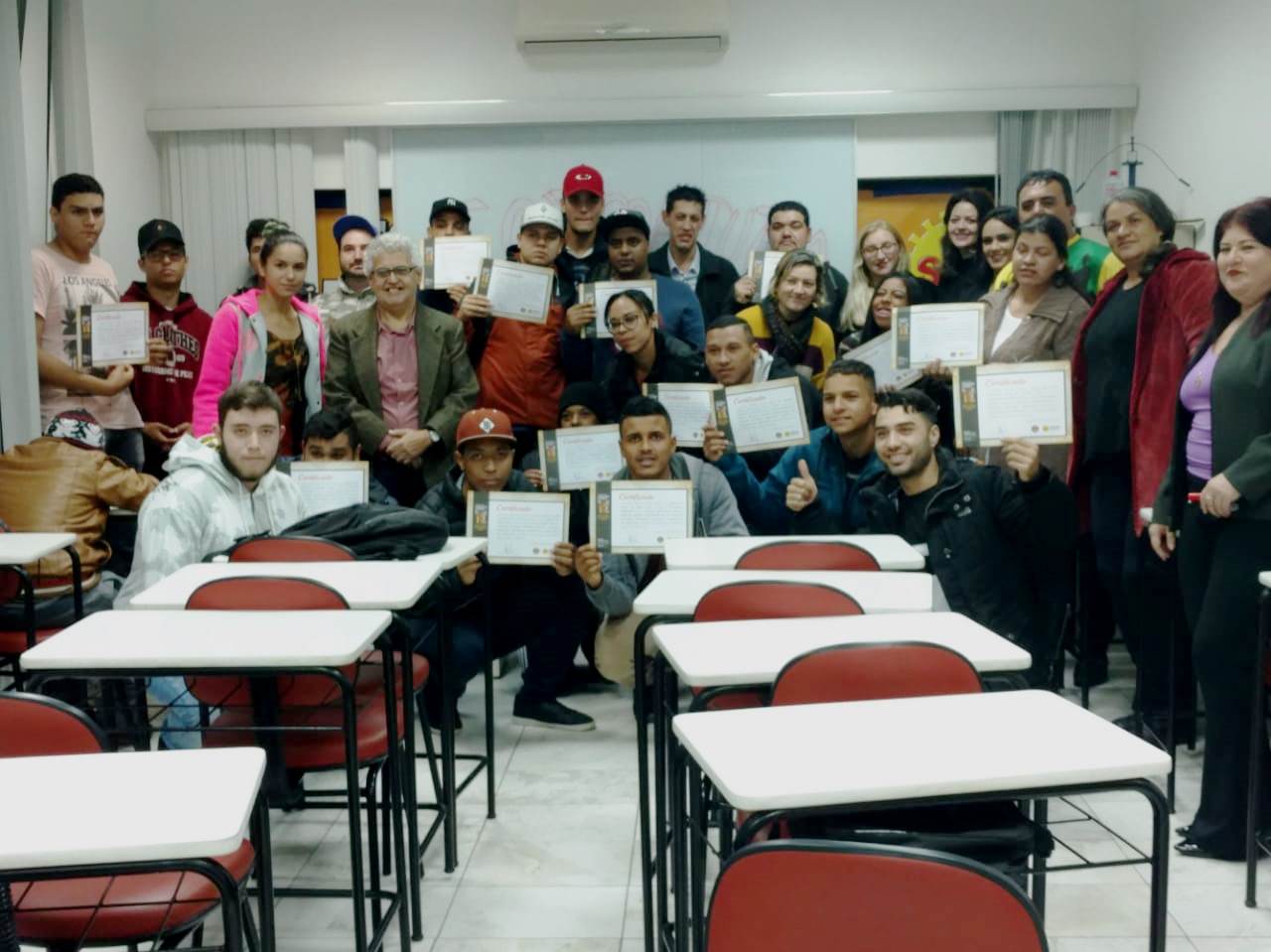 QUALIFICAÇÃO!: TURMA DE MECÂNICA BÁSICA DA SUBSEDE ARAUCÁRIA RECEBE CERTIFICADO DE CONCLUSÃO DE CURSO