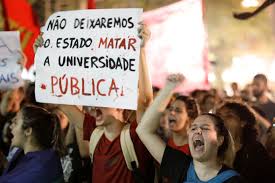 Os impactos dos cortes de Bolsonaro e o dia em defesa da educação