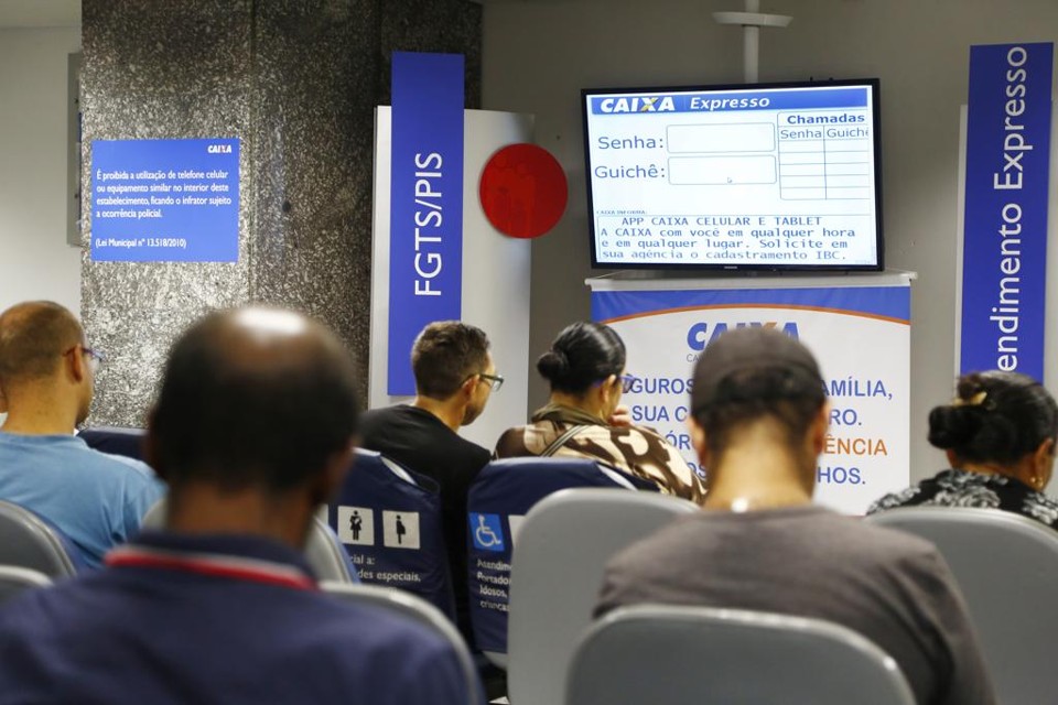 Reforma acaba com FGTS de aposentado que continua a trabalhar