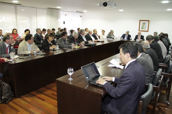 Regra para substituir o fator previdenciário sai em outubro