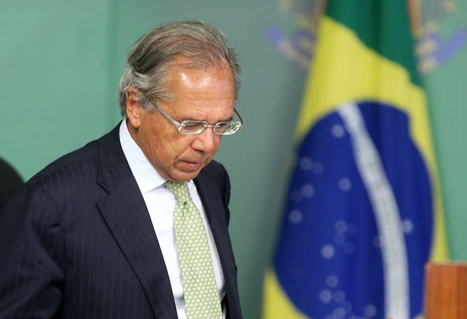 Defesa e Economia buscam consenso sobre militares