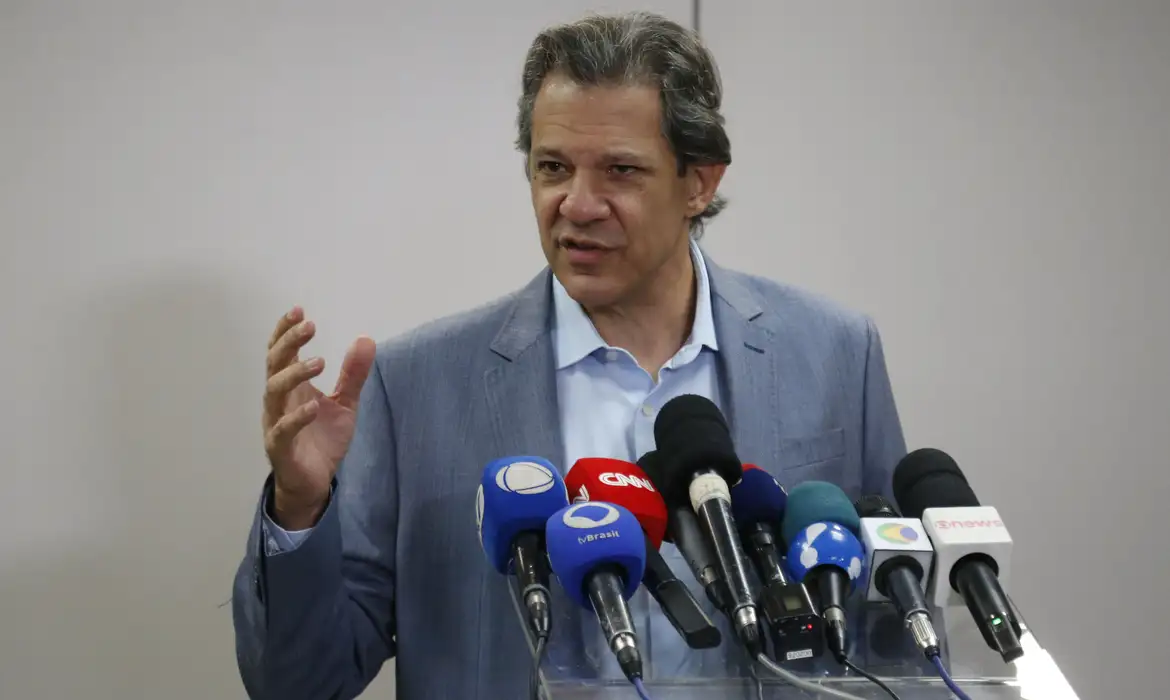 Déficit zero depende do crescimento econômico, diz Haddad