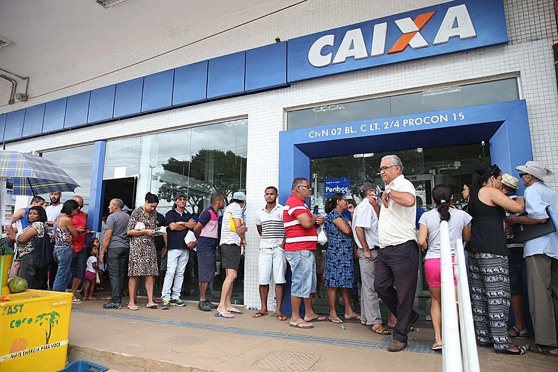 Desemprego, falta da vacina e a precariedade do auxílio emergencial- Entrevista com Marcos Verlaine