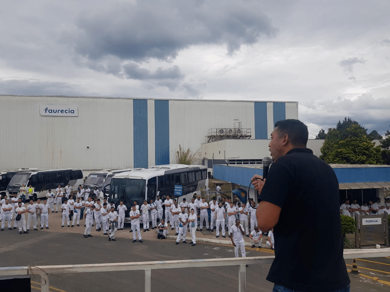 Metalúrgicos da Faurecia autorizam SMC iniciar a negociação de data-base e PLR