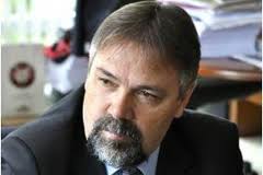 Conselho de Ética aprova pedido de afastamento de Derosso