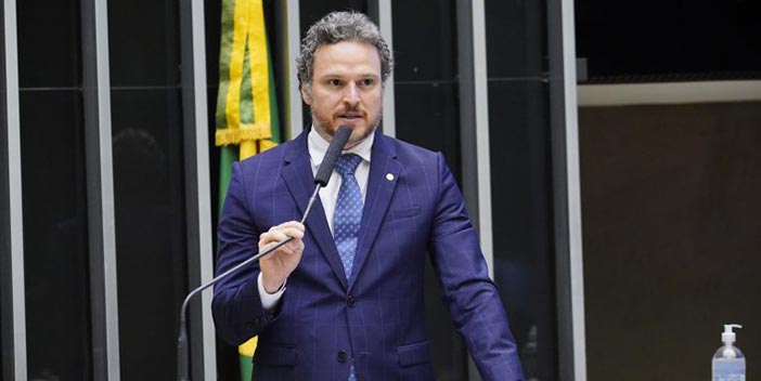 Comissão aprova projeto que prevê saque do FGTS a partir dos 65 anos