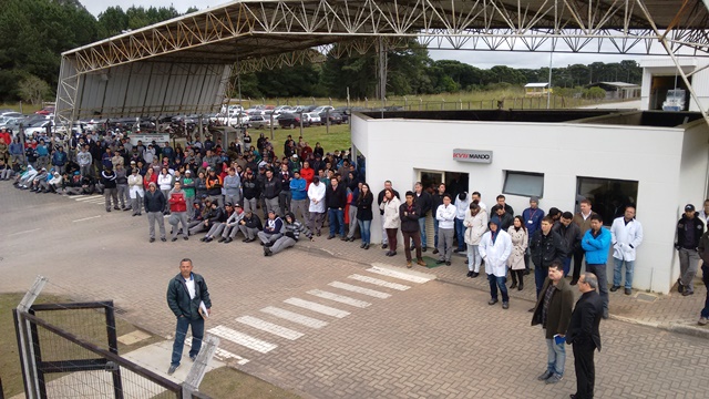 Metalúrgicos da KYB reprovam proposta de PLR e dão 48h para negociações avançarem
