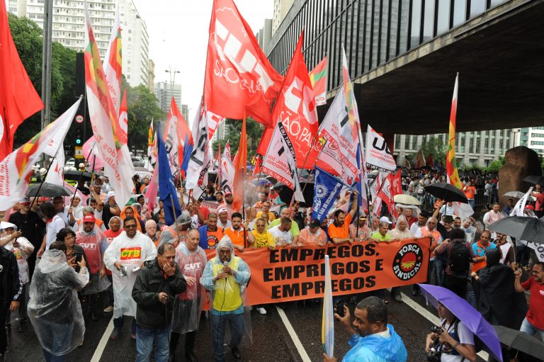 Centrais protestam contra o desemprego, a desindustrialização e os ataques aos direitos
