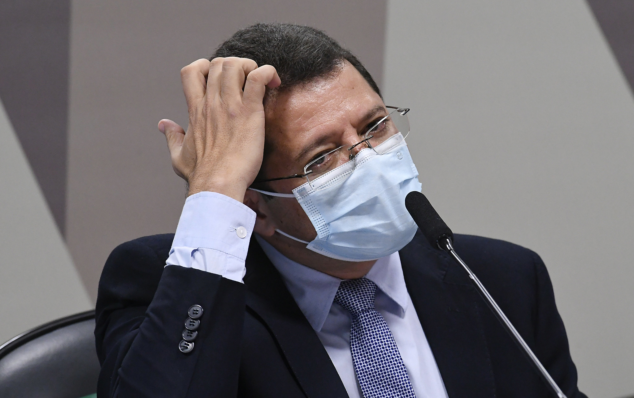 Governo fez de Manaus campo de teste, ‘o que se faz com camundongos’, afirma senador