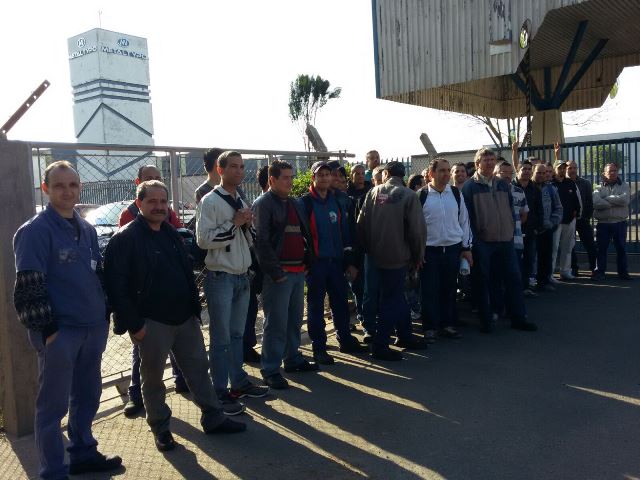 MetalTypo: Metalúrgicos protestam contra enrolação da empresa