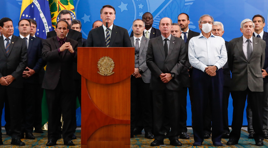 Guedes e Bolsonaro levaram Brasil à recessão antes da pandemia, diz estudo da FGV