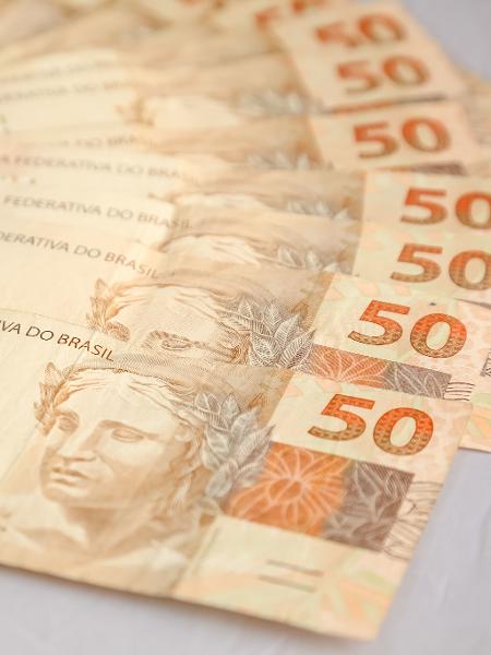 Metade dos brasileiros sobrevive com menos de R$ 15 por dia, aposentados