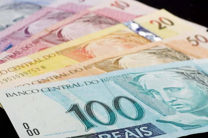 Mínimo pode ter novo reajuste em uma semana; vai a R$ 1.102