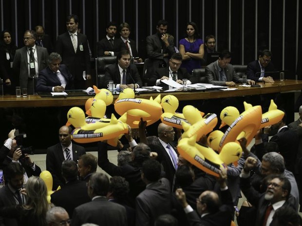 Terceirização: Veja quem foram os deputados do Paraná que traíram os trabalhadores