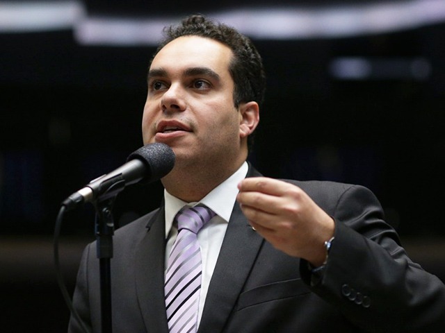 Inimigo dos trabalhadores quer proibir entidades sindicais de receber quaisquer tipos de recursos