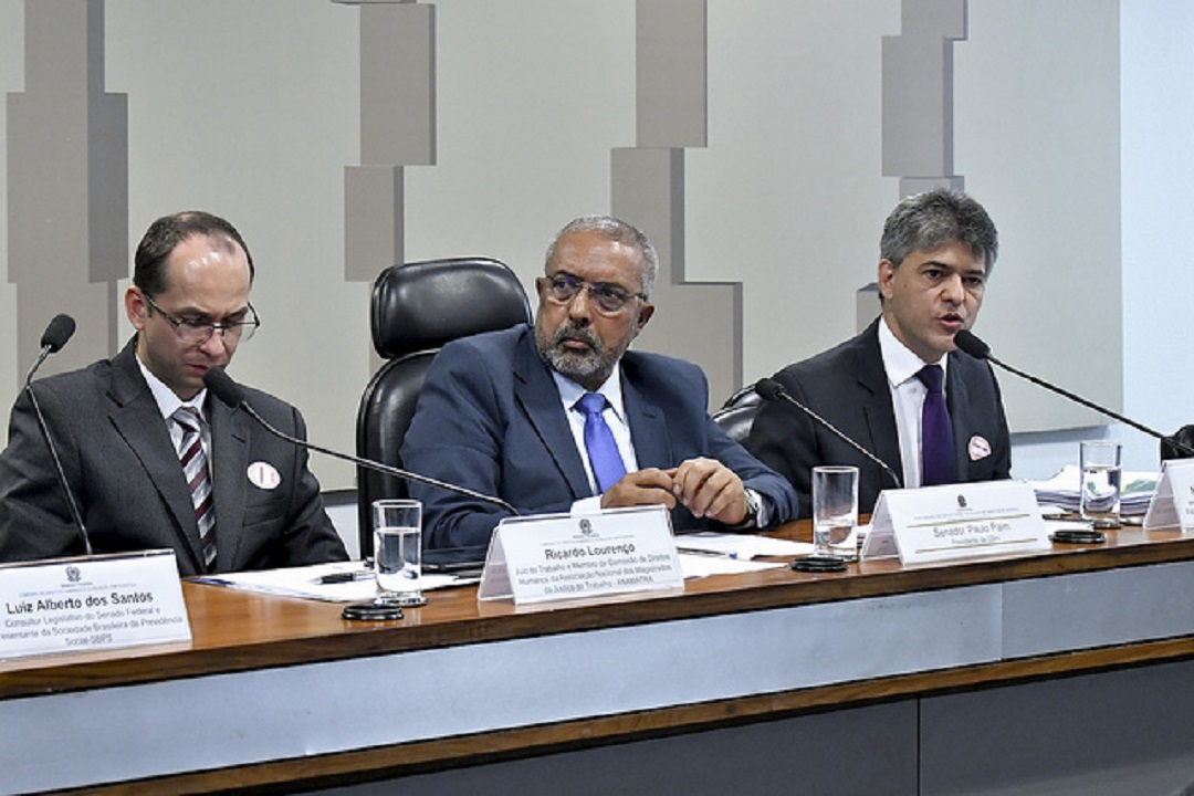 Paim apresenta requerimento para senadores conhecerem previdência do Chile
