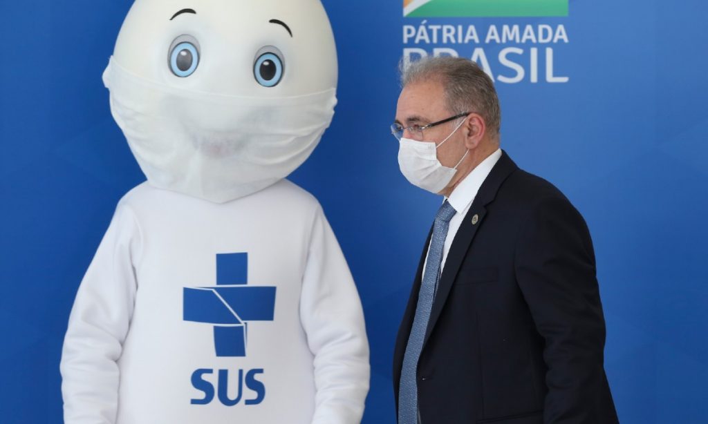 Com deltacron e surto na China, Queiroga quer rebaixar pandemia para ‘endemia’