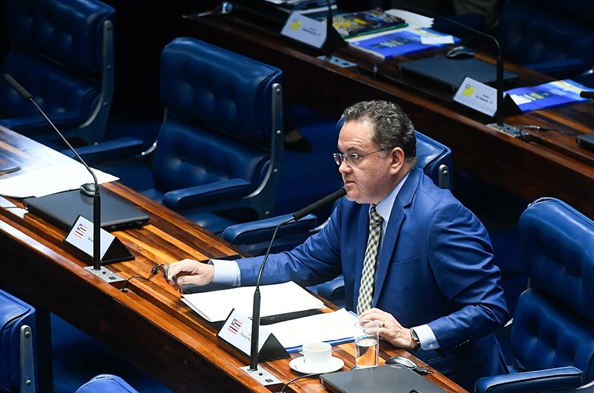 PLS 796/15: estabilidade provisória para trabalhadora adotante é aprovada; vai à Câmara