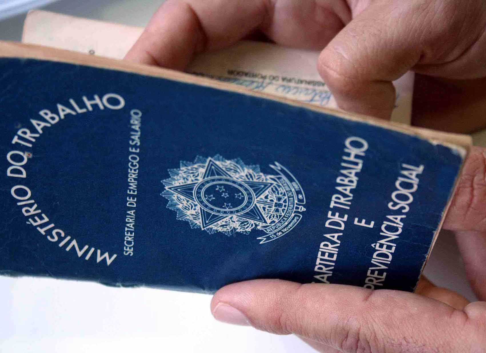  IBGE: desemprego cai a 8% no 2º trimestre de 2023