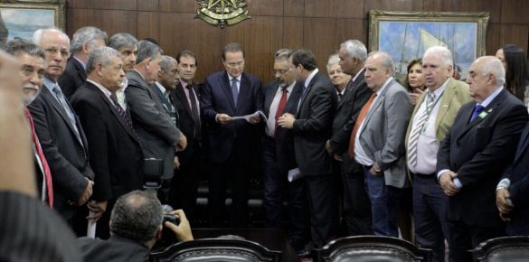 Presidente do Senado acata pedido de Centrais Sindicais para adiar votação de veto da Fórmula 85/95