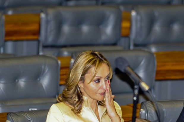 Roubar não é pecado: Deputados absolvem Jaqueline Roriz