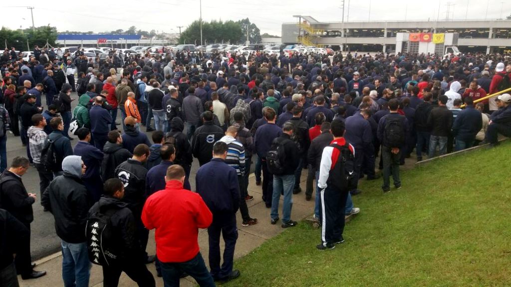 Volvo: Em assembleia, SMC explica aos trabalhadores a proposta da PLR 2017