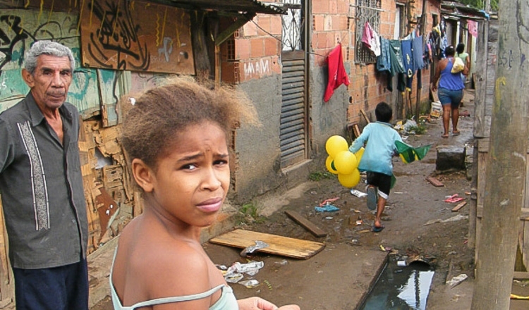 Reinaldo Azevedo: Morte por Covid-19 no Brasil tem cor: preta. E tem renda: baixa